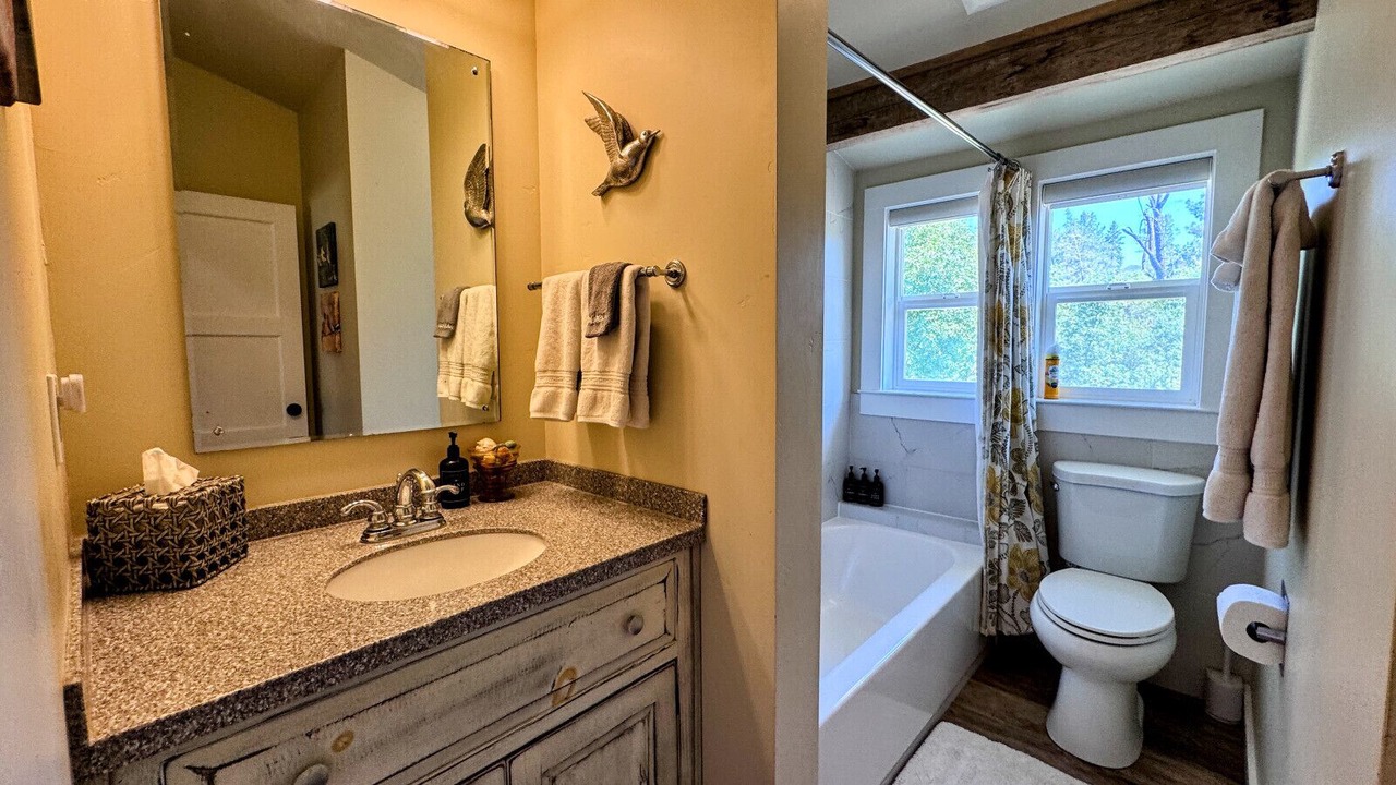 Photo of Bathroom in Mariposa