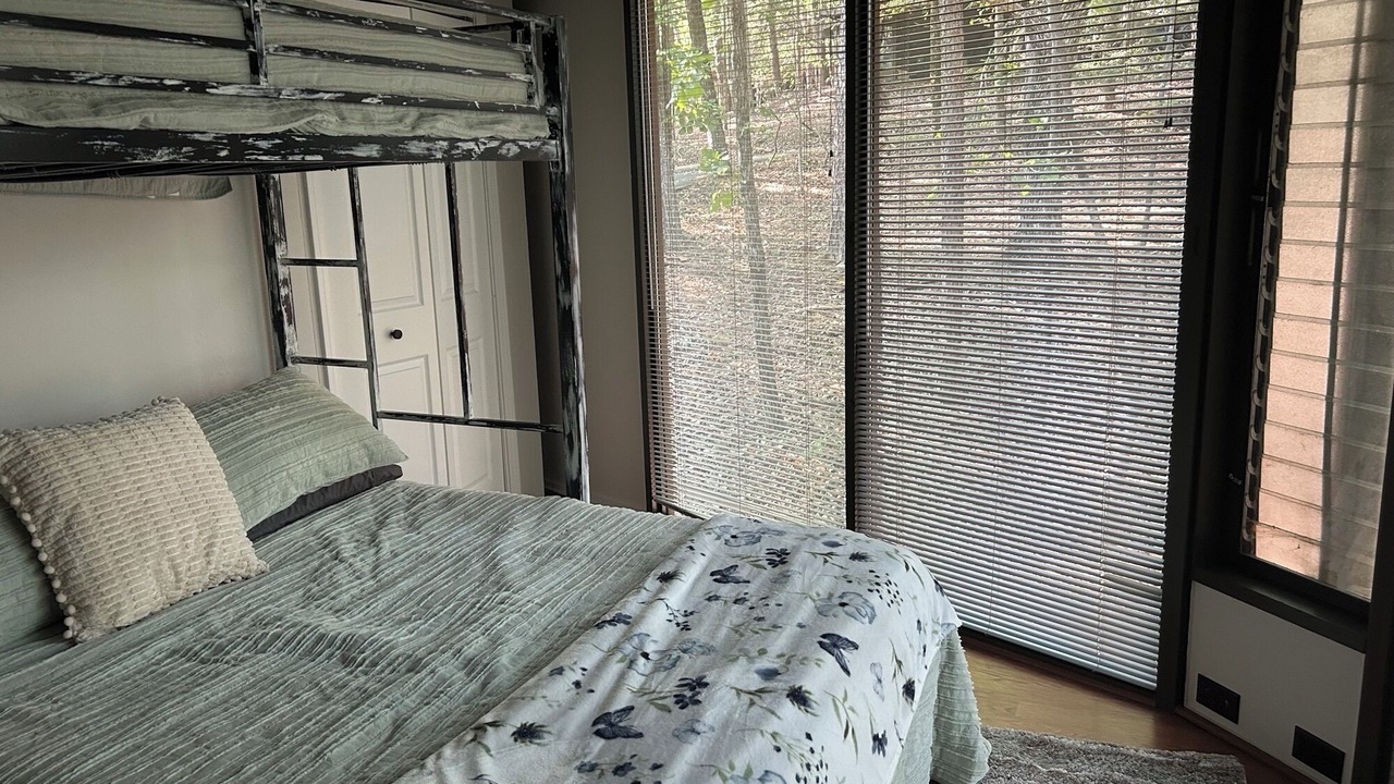 Photo of Bedroom in Big Canoe