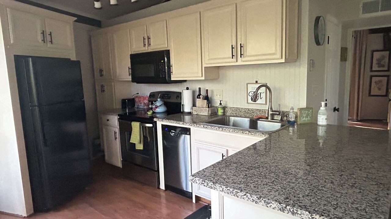 Photo of Kitchen in Big Canoe