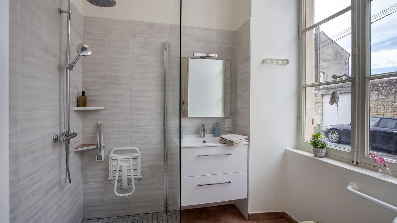 Photo of Bathroom in Fontenay-le-Comte