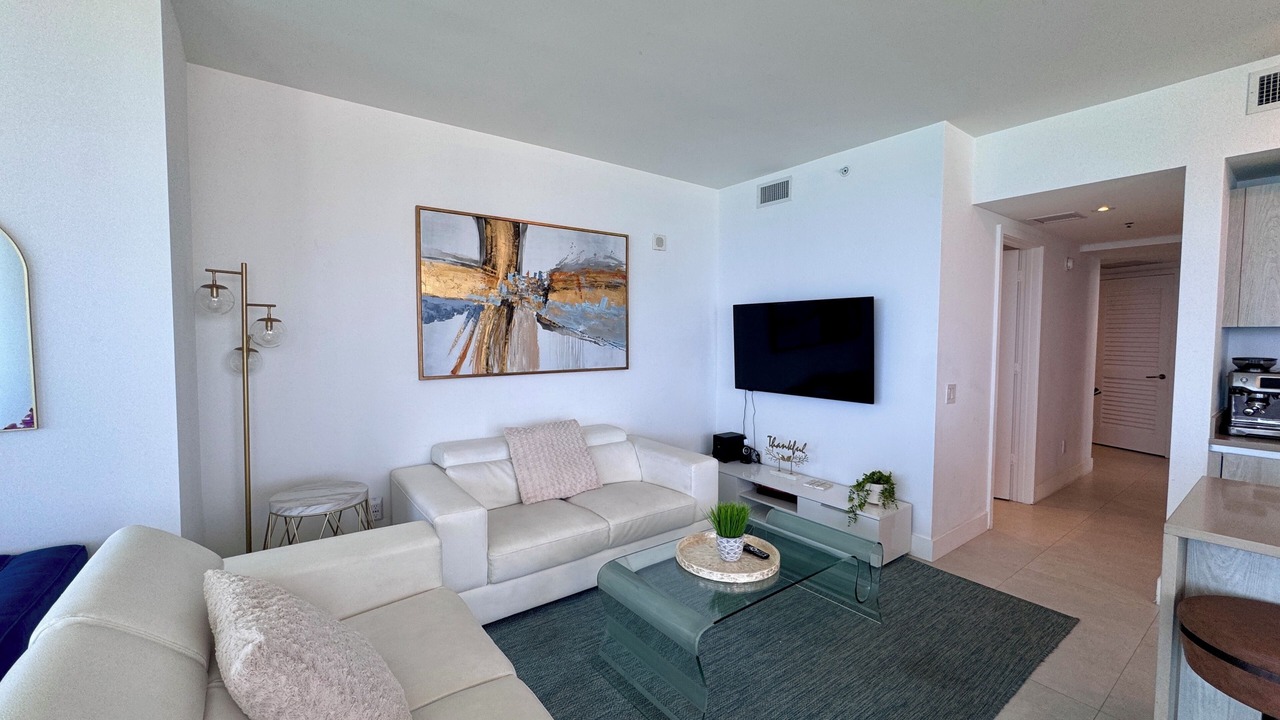 Photo of Bedroom in Hollywood South Central Beach