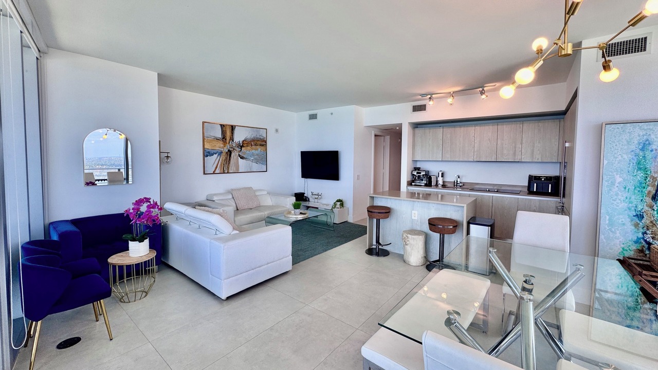 Photo of Bedroom in Hollywood South Central Beach