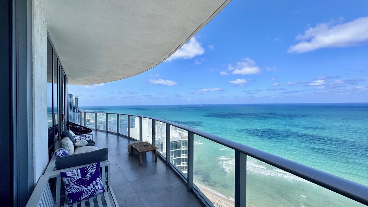 Photo of Patio Balcony in Hollywood South Central Beach