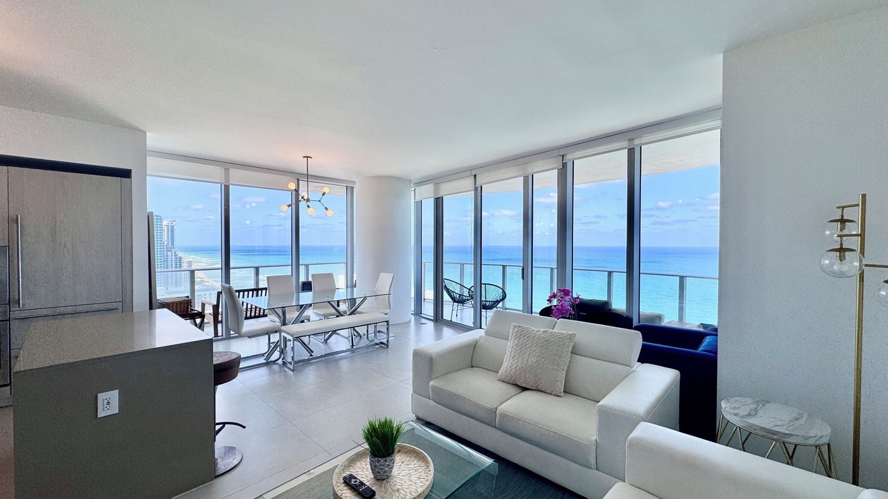 Photo of Bedroom in Hollywood South Central Beach