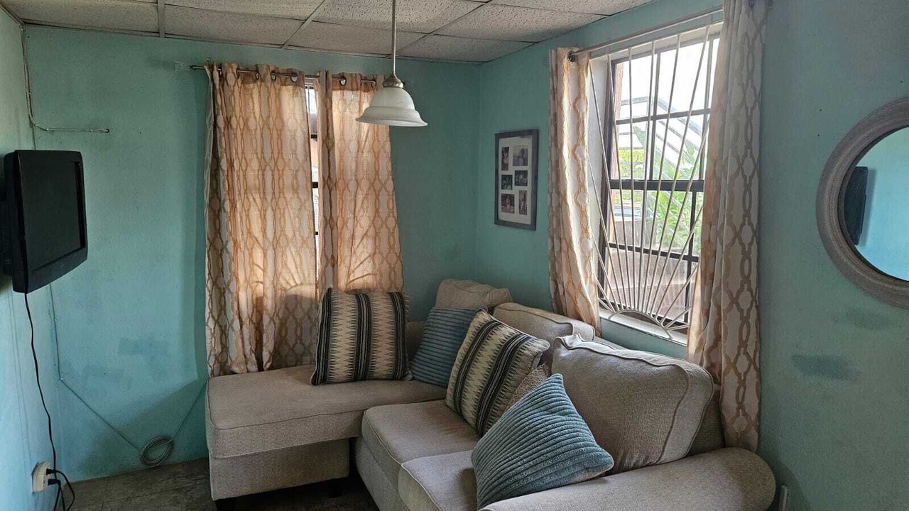 Photo of Livingroom in Husbands