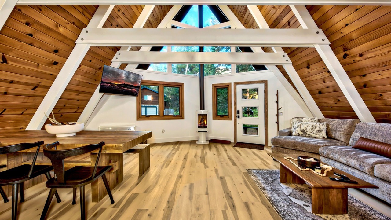Photo of Livingroom in Christmas Valley