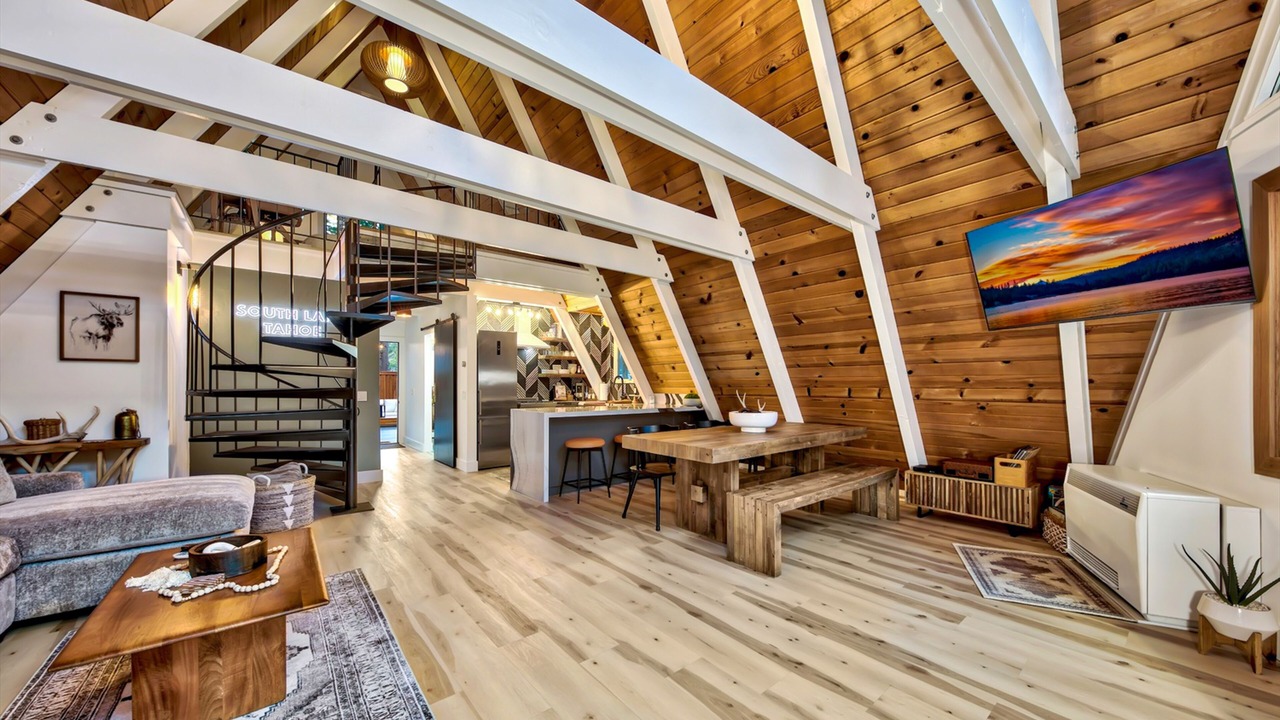 Photo of Livingroom in Christmas Valley