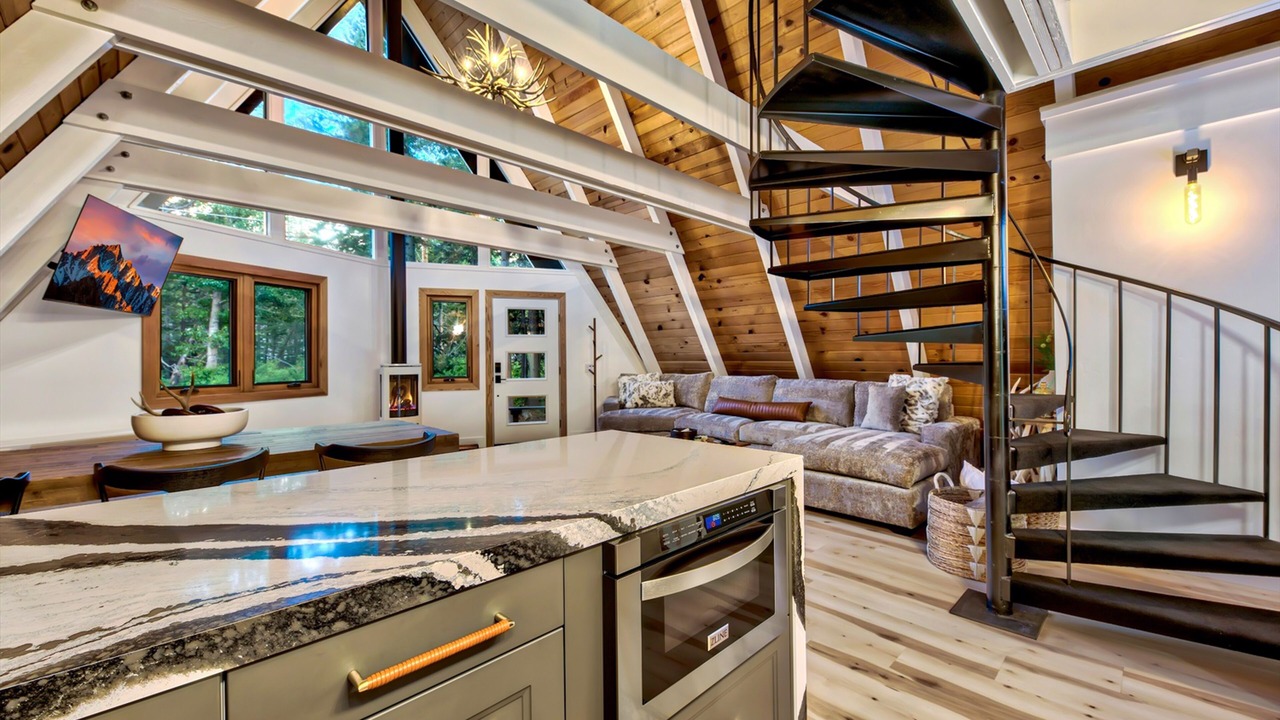 Photo of Livingroom in Christmas Valley