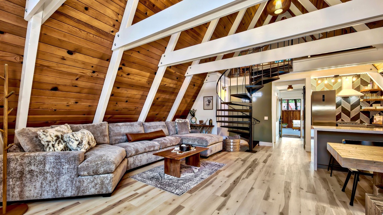 Photo of Livingroom in Christmas Valley