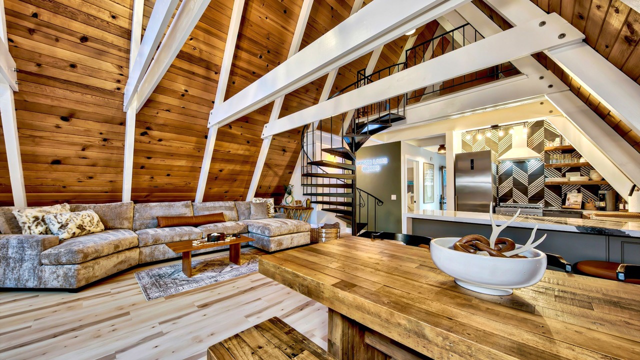 Photo of Livingroom in Christmas Valley
