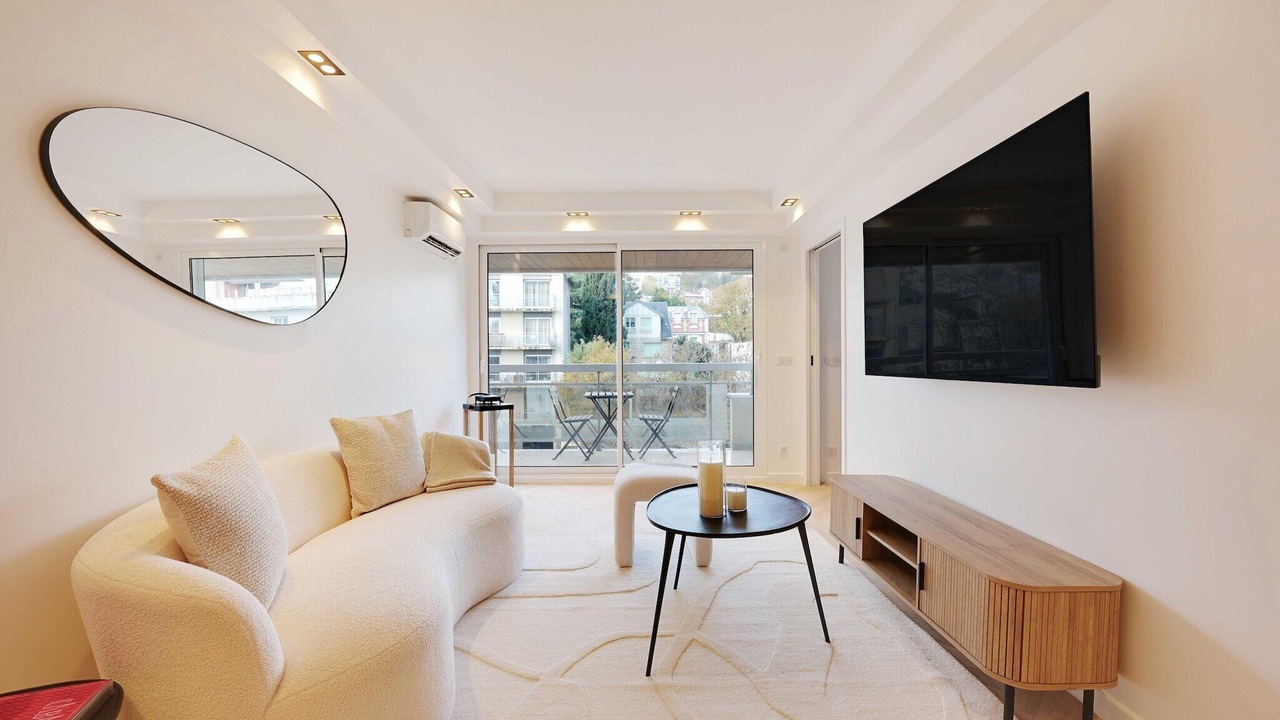 Photo of Livingroom in Suresnes
