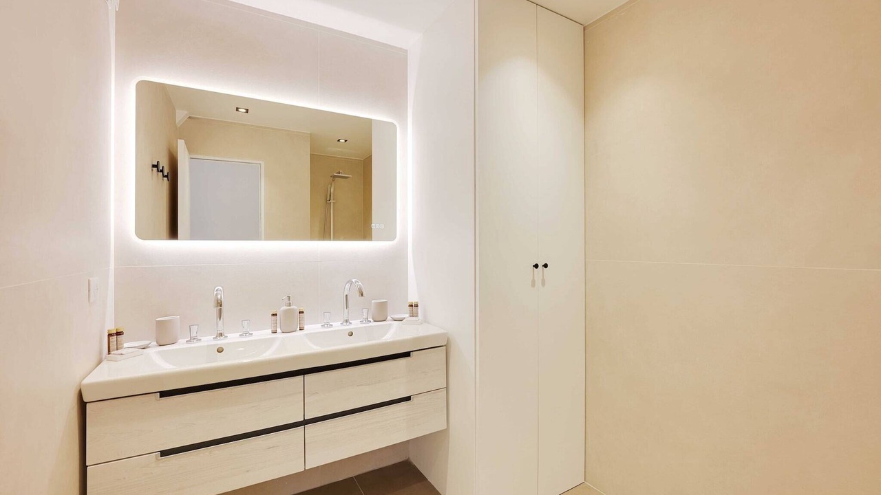 Photo of Bathroom in Suresnes