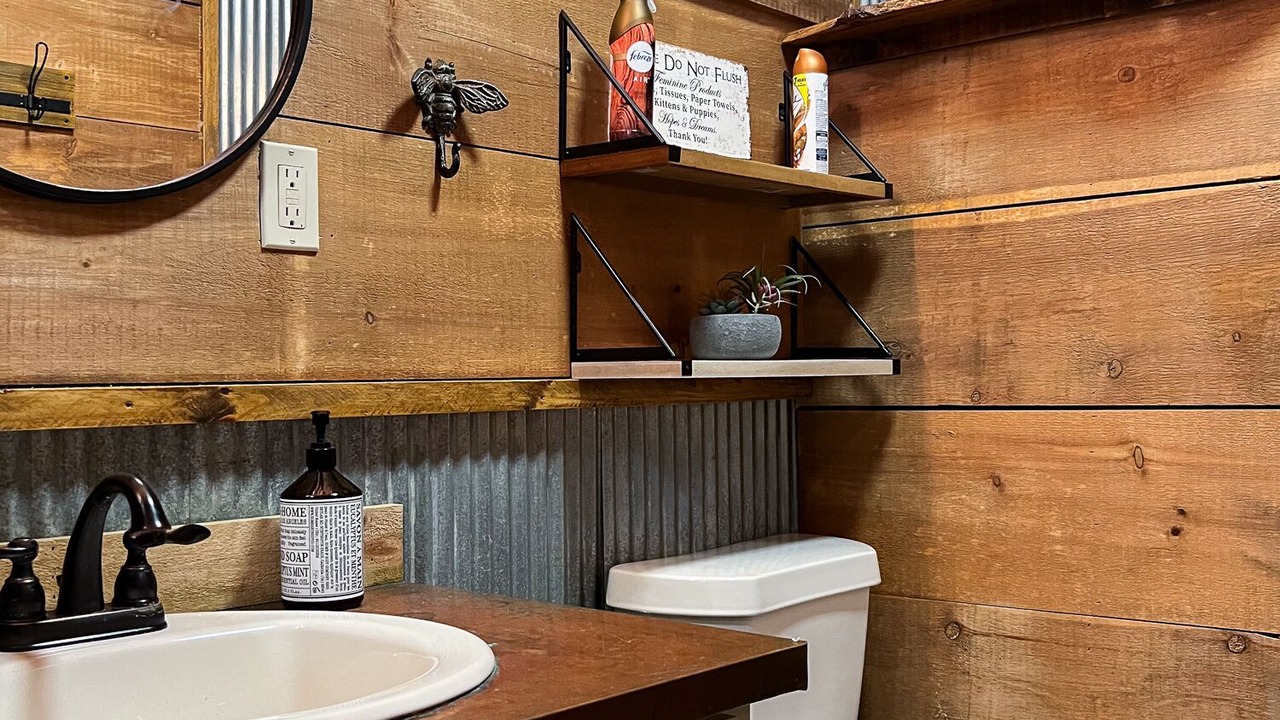 Photo of Bathroom in Rising Fawn