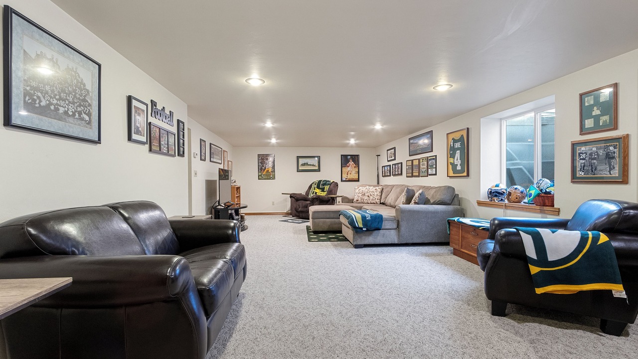 Photo of Livingroom in Ashwaubenon