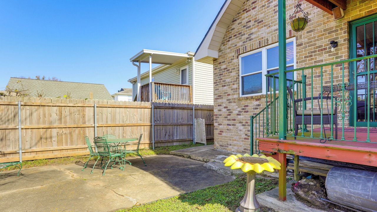 Photo of Outdoor in Lake Terrace & Oaks