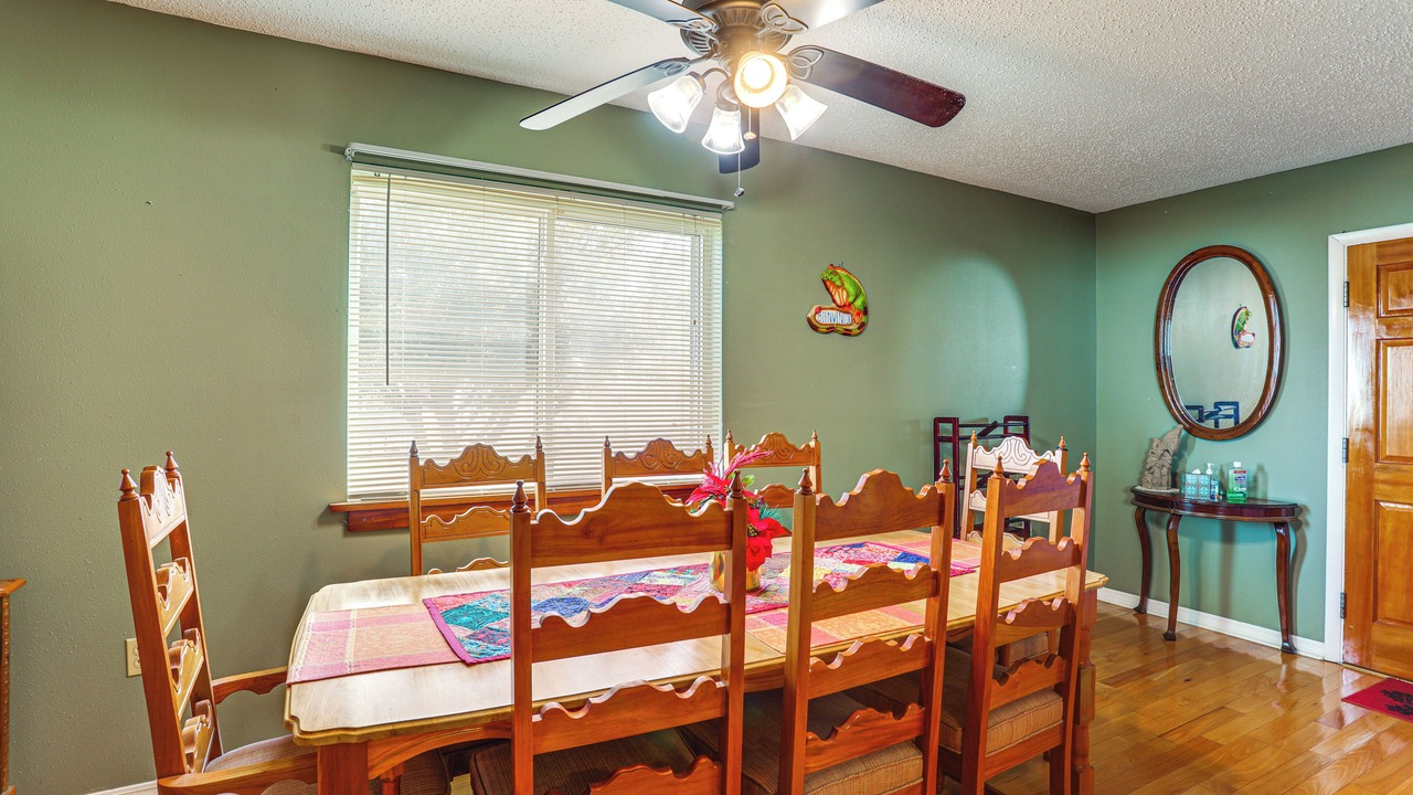 Photo of Bedroom in Lake Terrace & Oaks