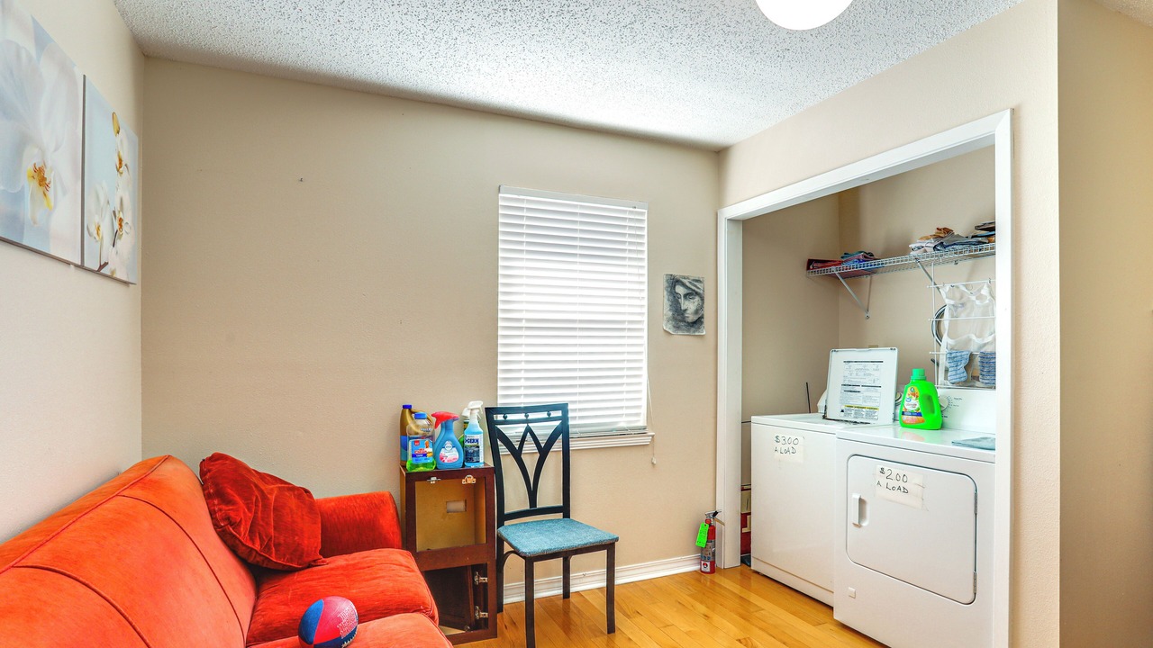 Photo of Bedroom in Lake Terrace & Oaks