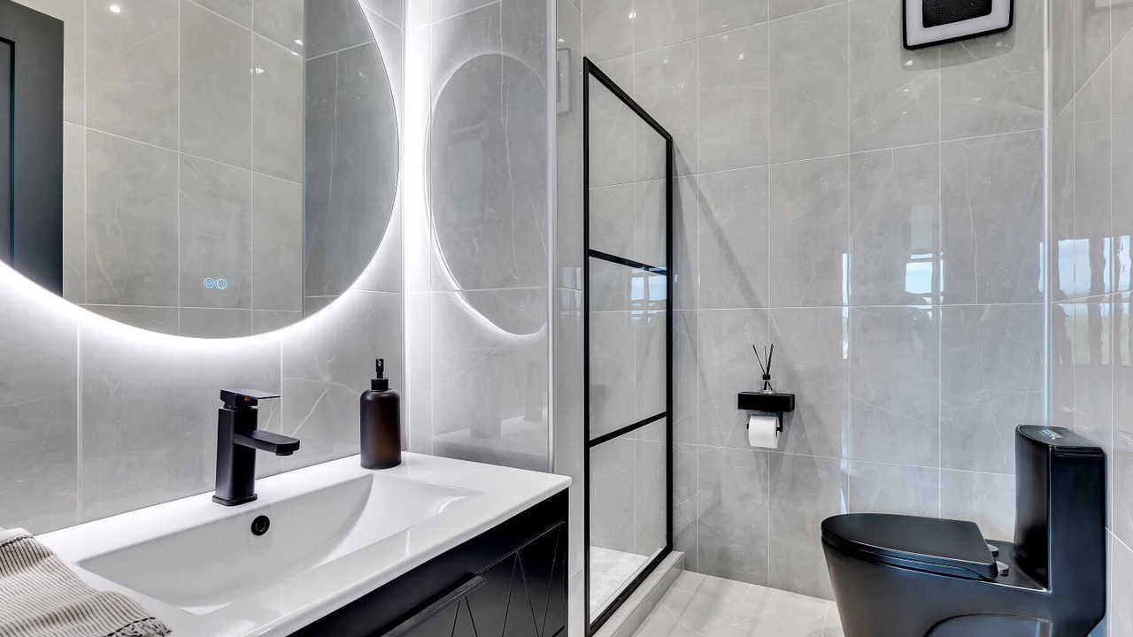 Photo of Bathroom in Tully