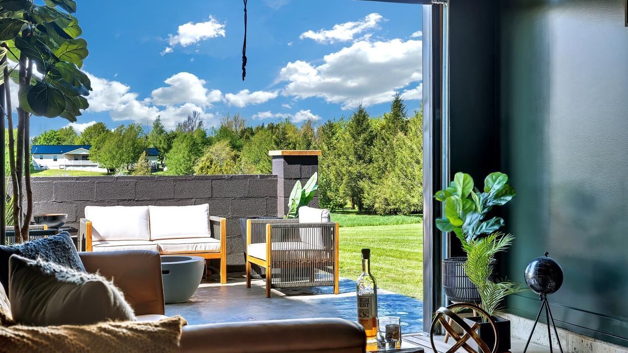 Photo of Livingroom in Tully