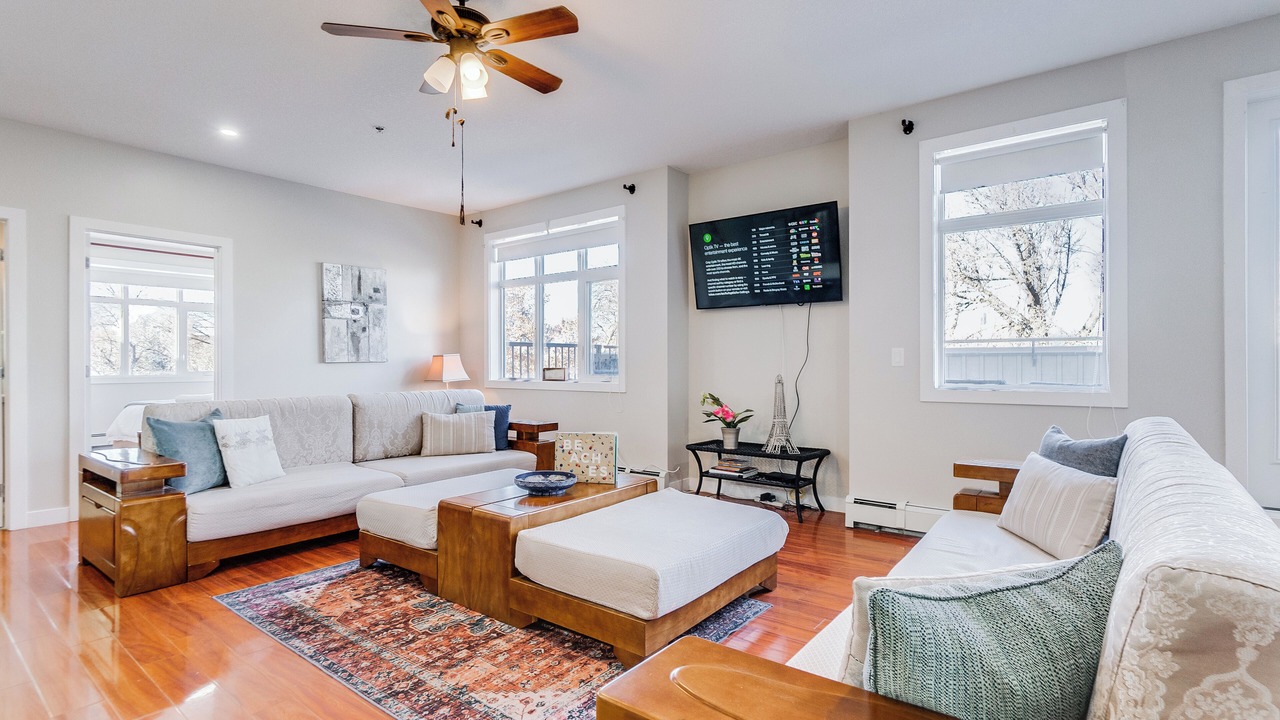 Photo of Livingroom in Whyte ave