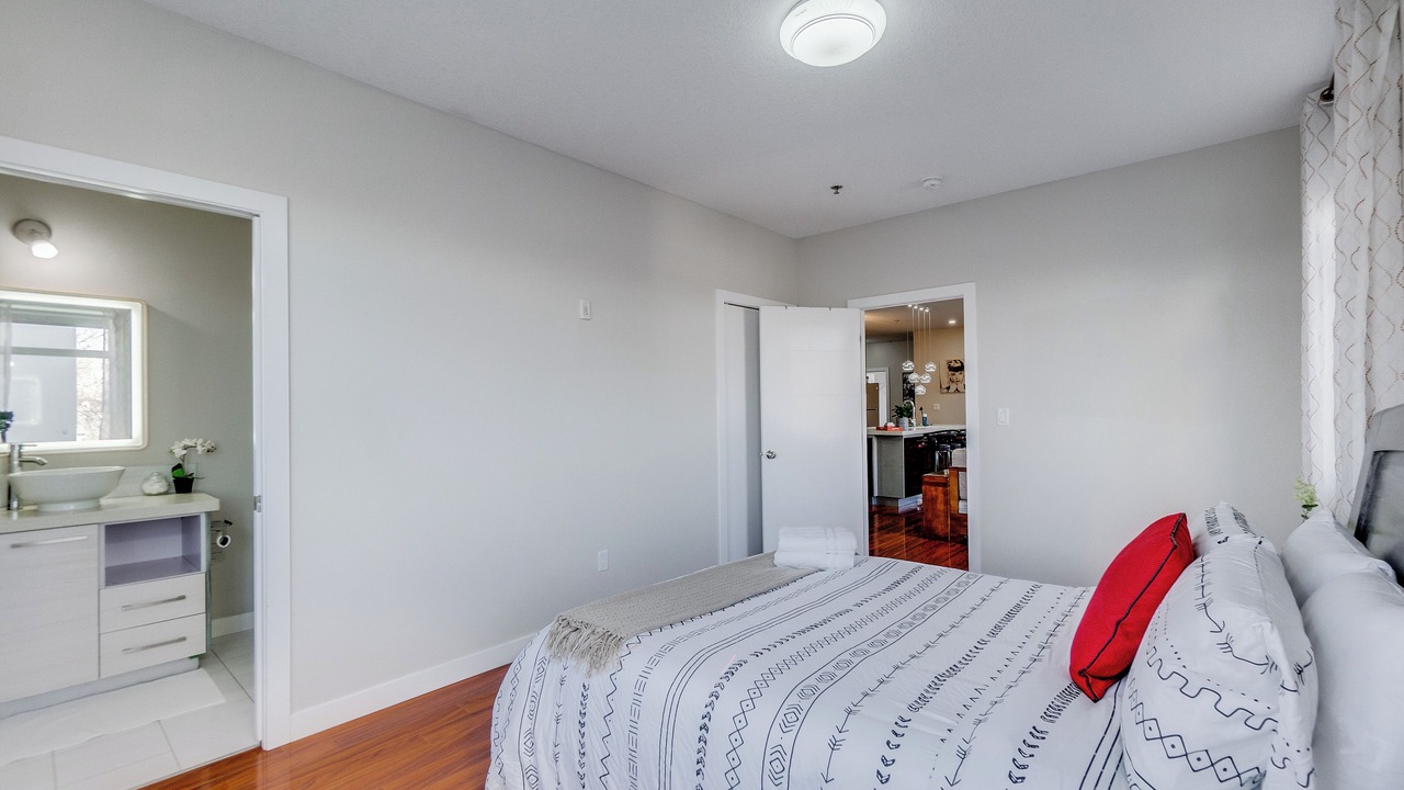 Photo of Bedroom in Whyte ave