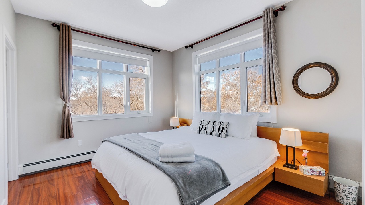 Photo of Bedroom in Whyte ave