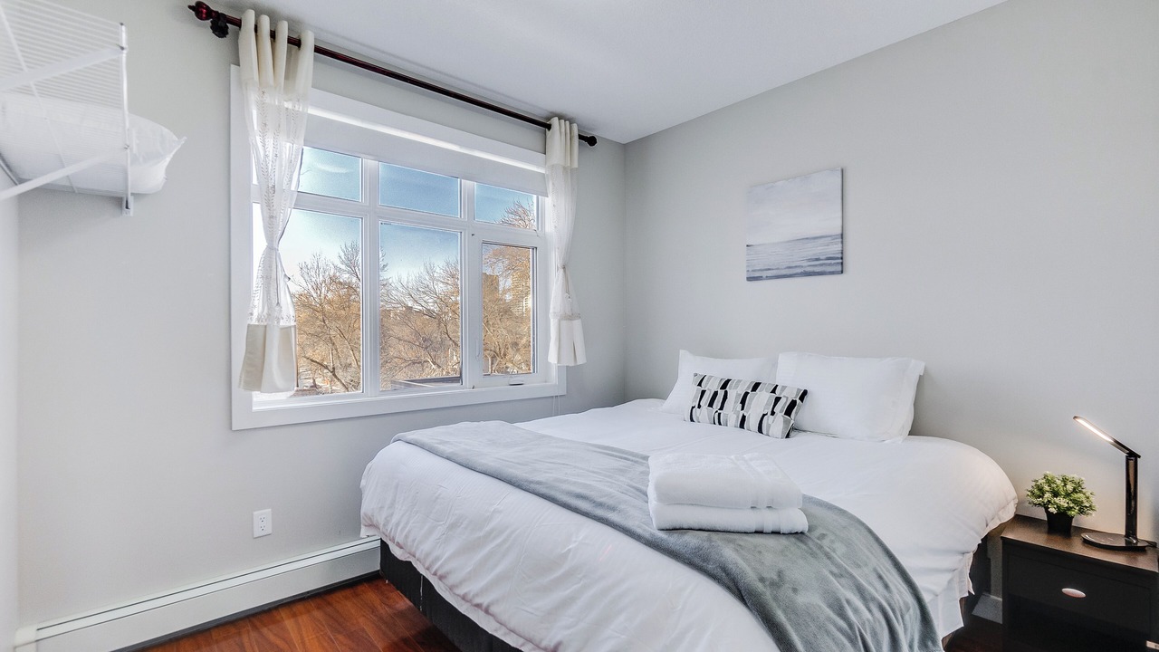 Photo of Bedroom in Whyte ave