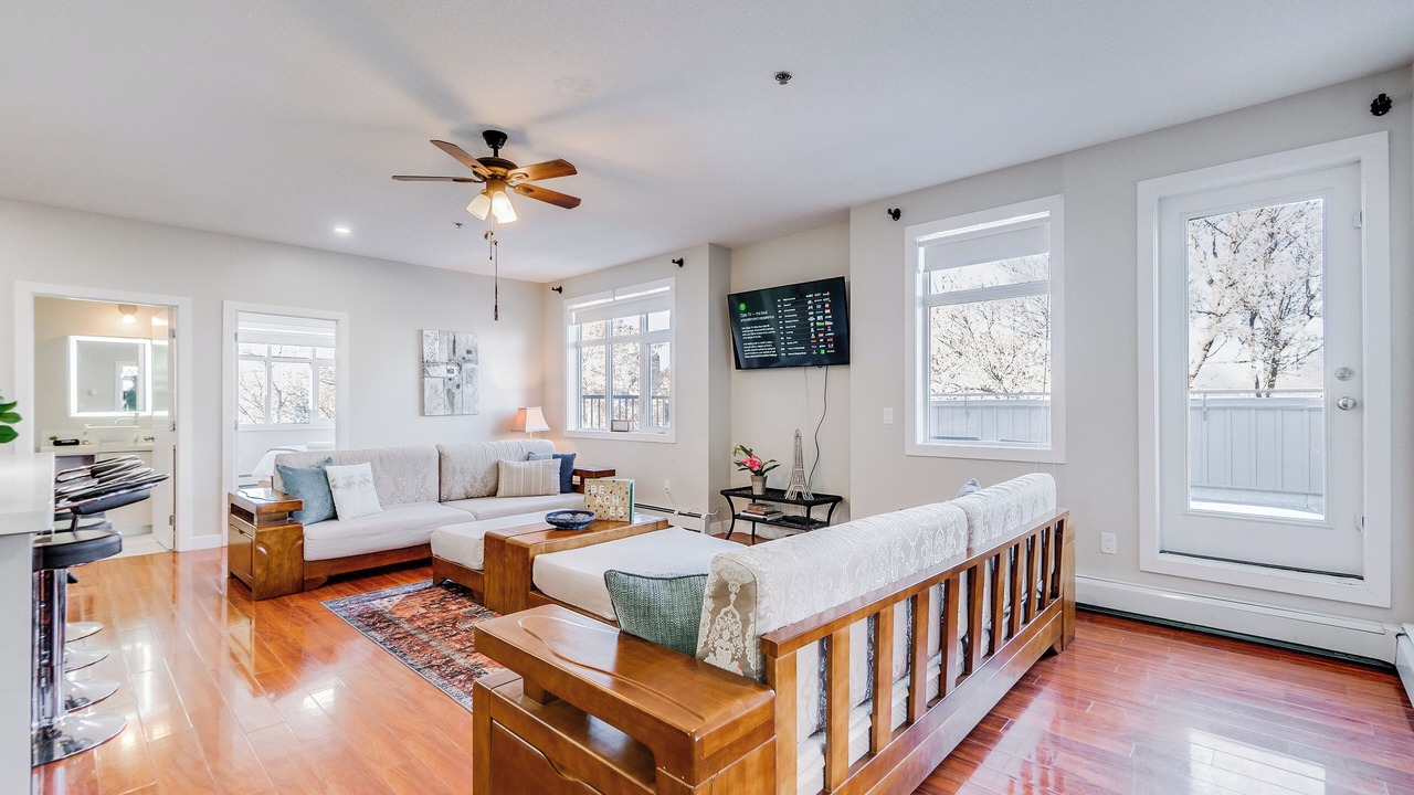 Photo of Livingroom in Whyte ave