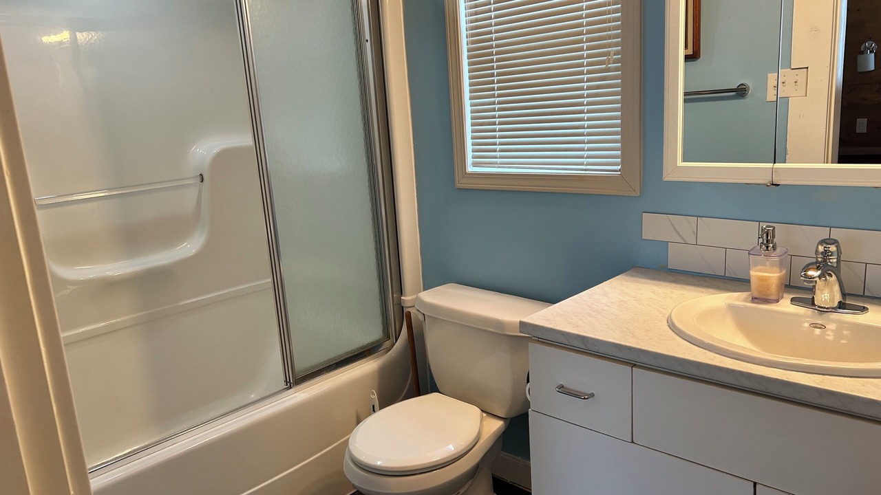 Photo of Bathroom in Gimli