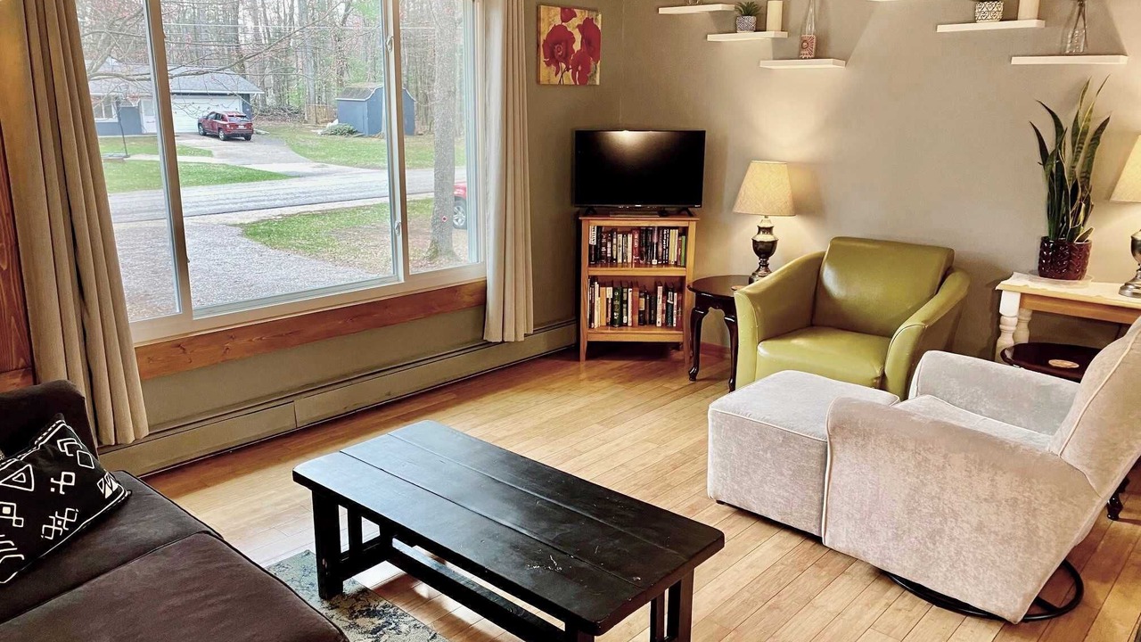 Photo of Livingroom in Grayling