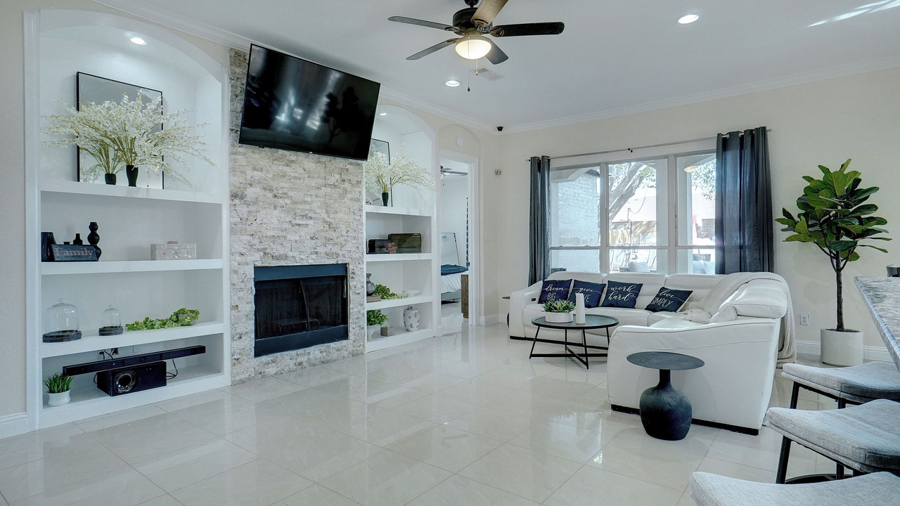 Photo of Livingroom in Irving