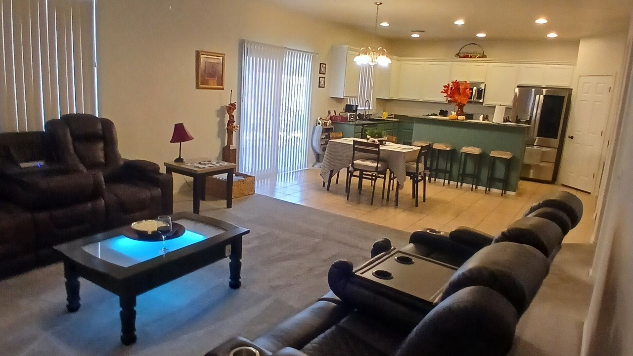 Photo of Livingroom in Drexel Heights