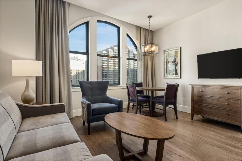 Photo of Livingroom in Central Business District