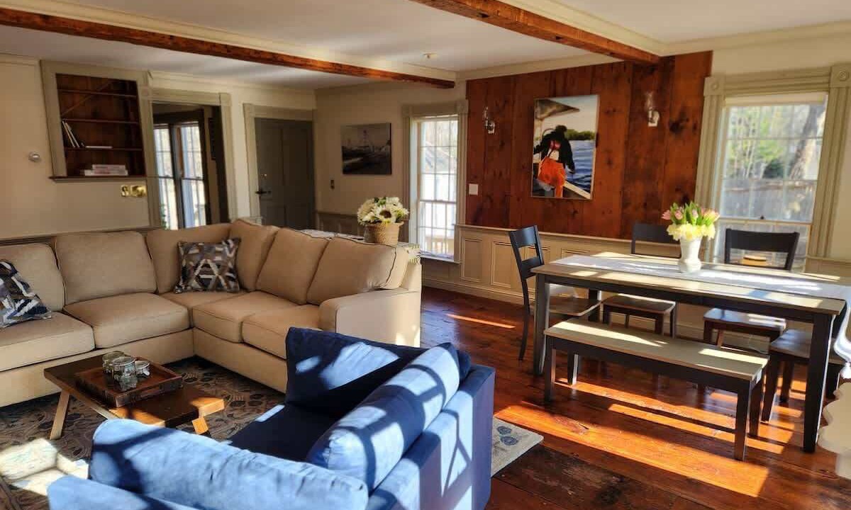 Photo of Livingroom in Lamoine Beach