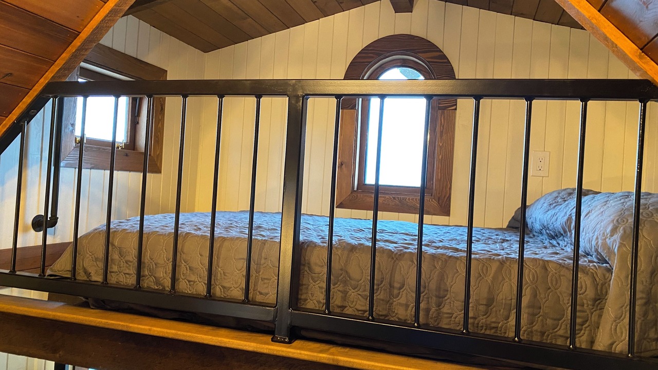 Photo of Bedroom in Division No. 3