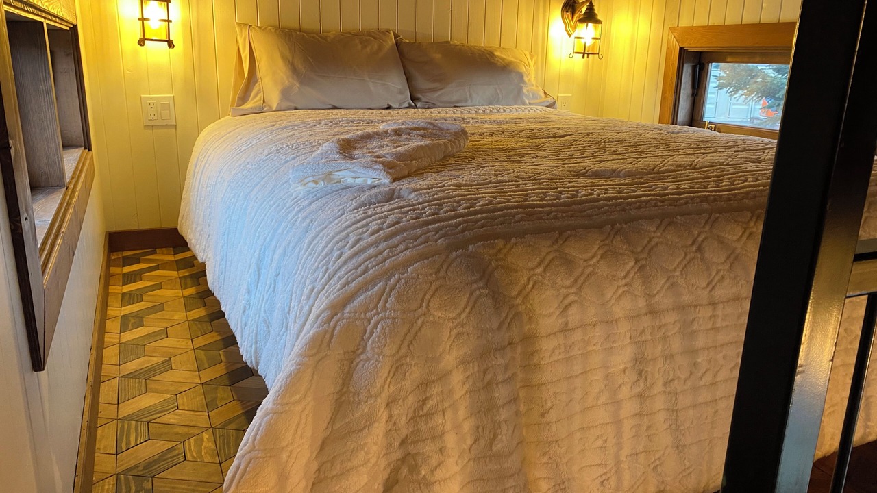 Photo of Bedroom in Division No. 3