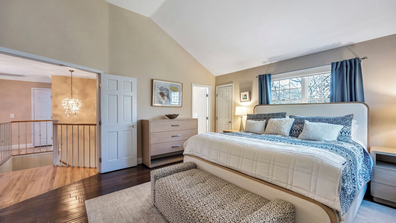 Photo of Bedroom in Village of Southampton