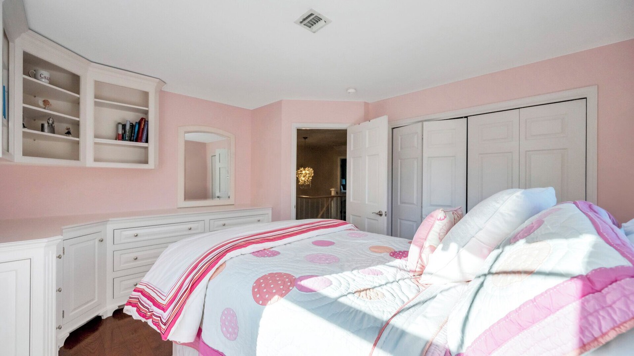 Photo of Bedroom in Village of Southampton