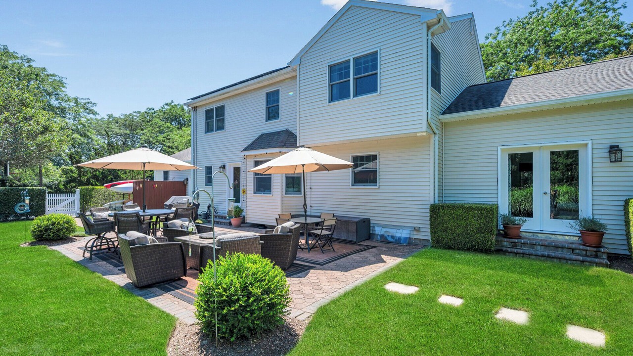 Photo of Outdoor in Village of Southampton
