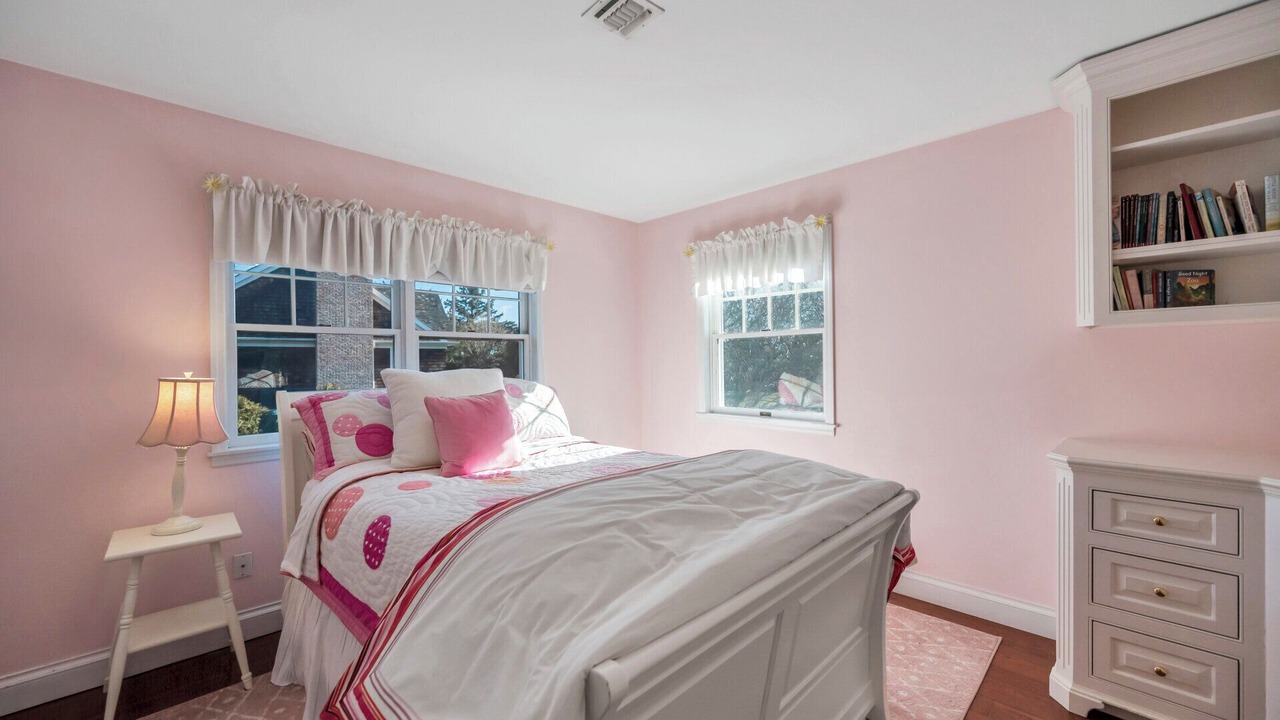 Photo of Bedroom in Village of Southampton