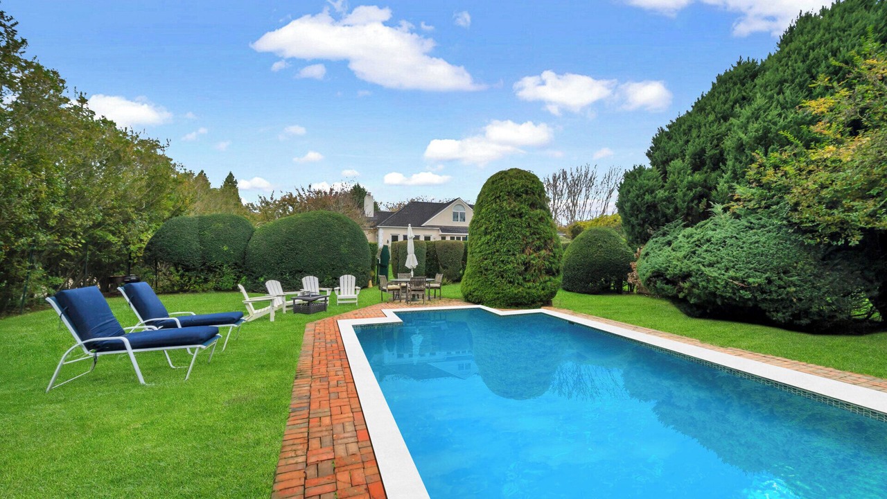 Photo of Outdoor in Village of Southampton