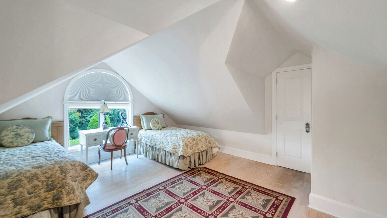 Photo of Bedroom in Village of Southampton