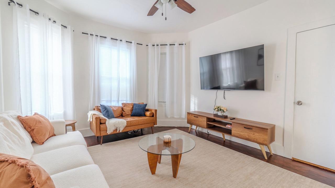 Photo of Livingroom in Somerville