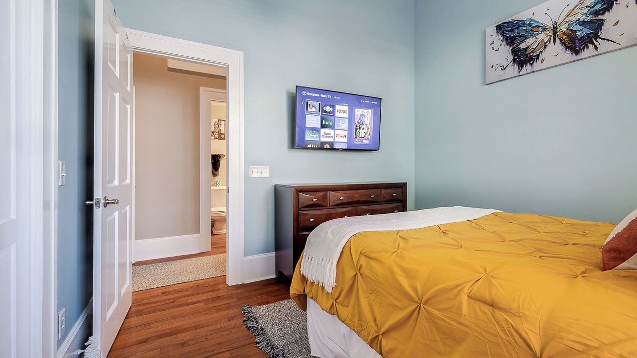 Photo of Bedroom in Metropolitan