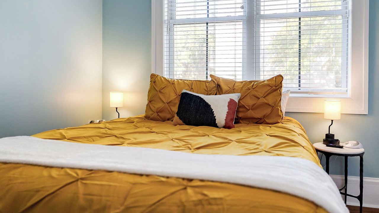 Photo of Bedroom in Metropolitan