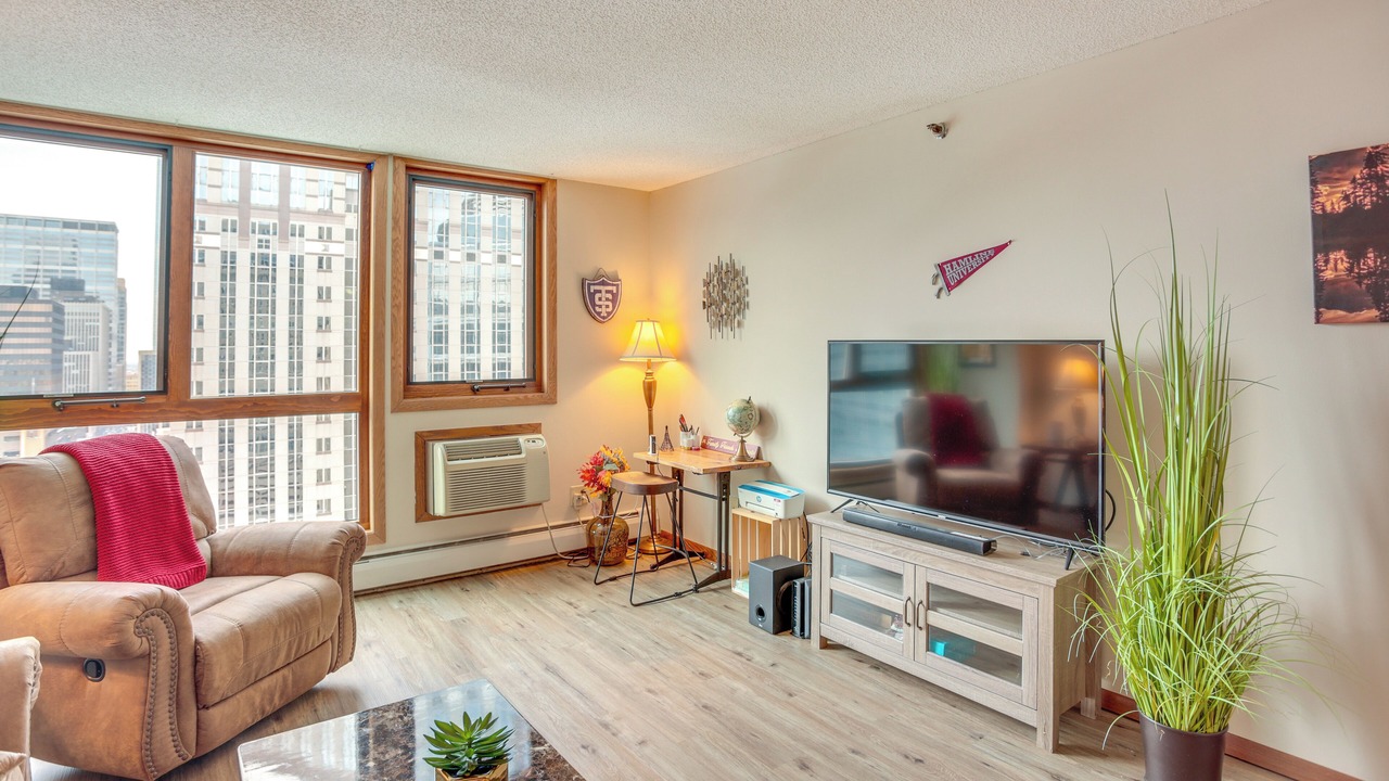 Photo of Livingroom in Elliot Park