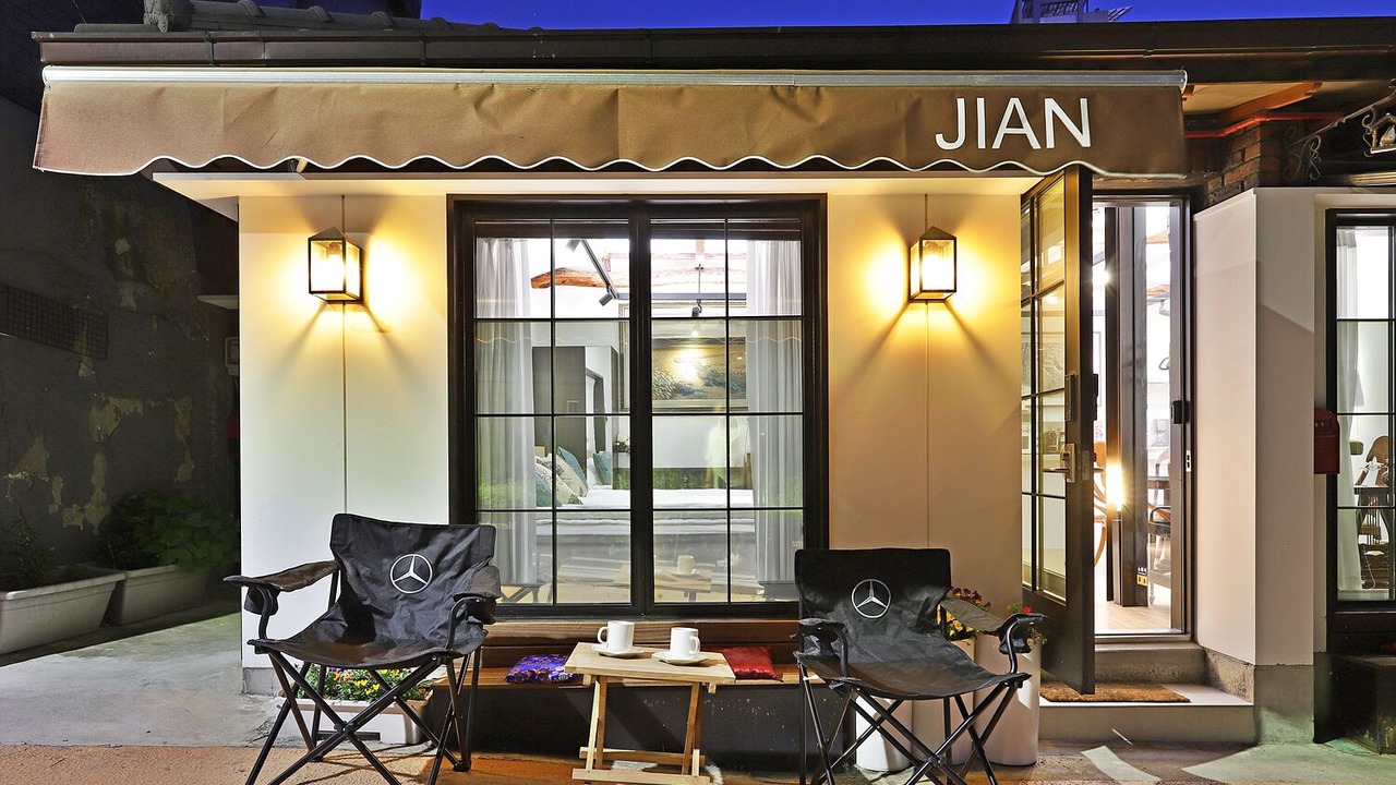 Photo of Patio Balcony in Gwanghui-dong