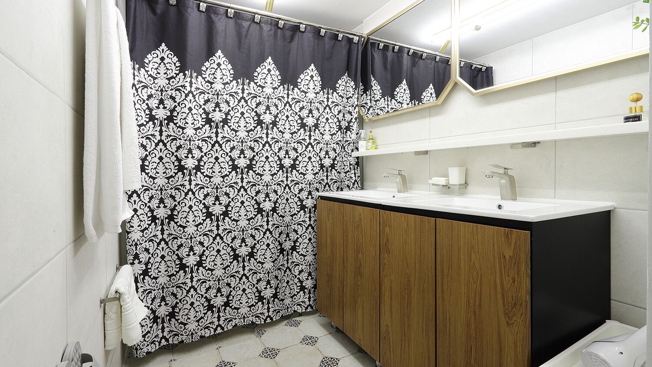 Photo of Bathroom in Gwanghui-dong