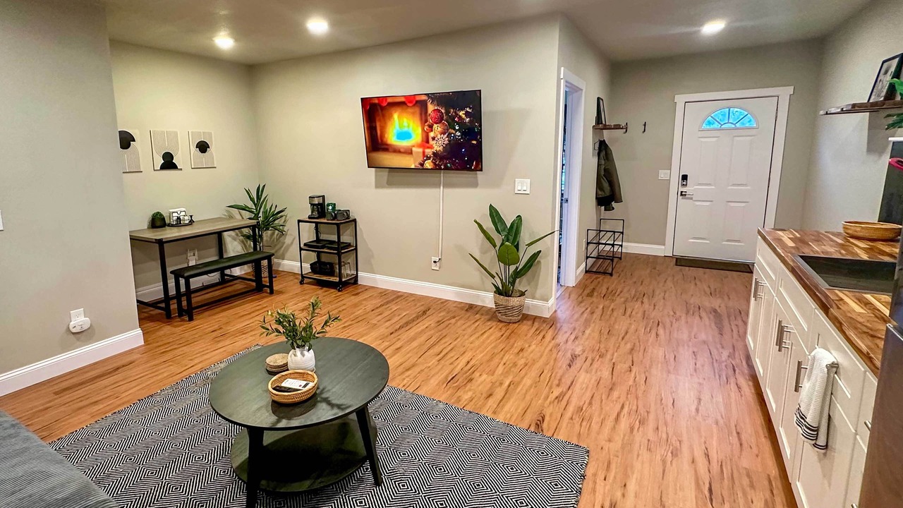 Photo of Livingroom in Bull Mountain