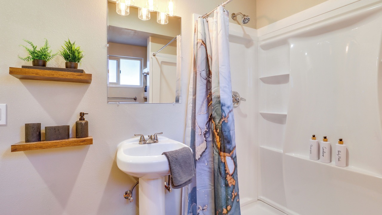Photo of Bathroom in Bull Mountain